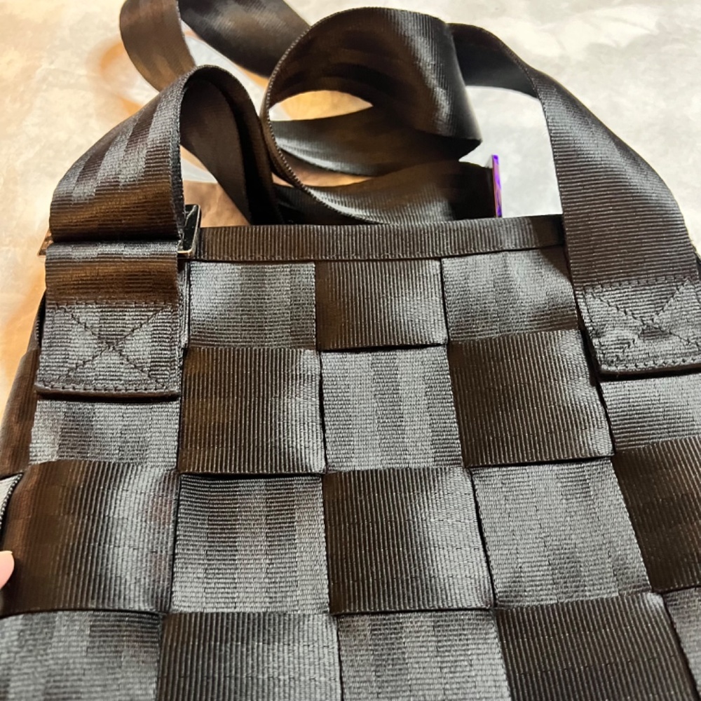 Harvey's Original Seatbelt Small Crossbody Bag - Picture 14 of 15